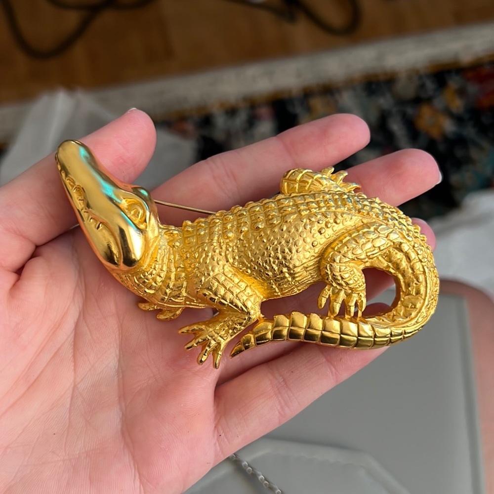 Crocodile brooch